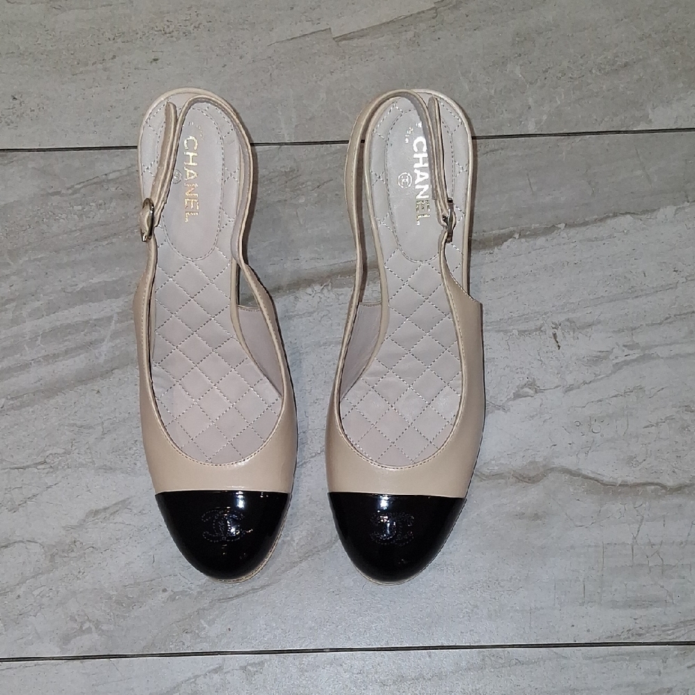 CHANEL Two-Tone Slingback Heels in Beige and Black